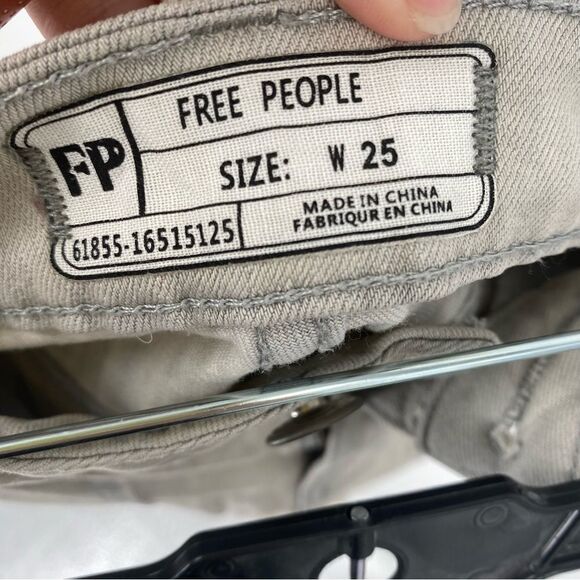 Free People Women’s High Waist Cheeky Denim Shorts size 25 - Picture 3 of 3